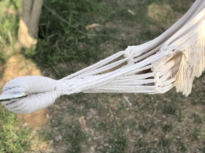 Cotton Hammock with Carry Bag Outdoor Garden Hanging Hammock Swing Tassels Brazilian Hammock Fits Most Stands Frames Maximum Load Capacity: 100 Kg