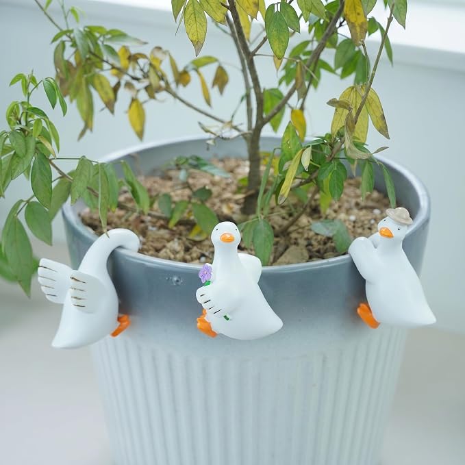 3PCS Goose Statue Duck Figurine Plant Pot Hugger | Resin Cute Goose Hanger Duck Ornament Garden Decor for Yard Lawn, Creative Gift for Plant Parents (3 Unique Styles)