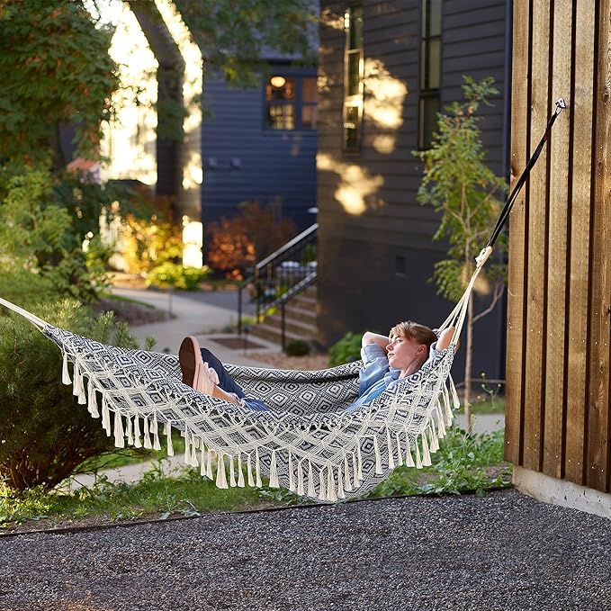 Backyard Hammock with Tassels,Garden Hammocks with Portable Carry,Bag Deluxe Macrame Fringe for Patio,Garden,Backyard,Beach,Outdoor and Indoor Porch Fabric, Up to 450Lbs (Blue-Diamond)