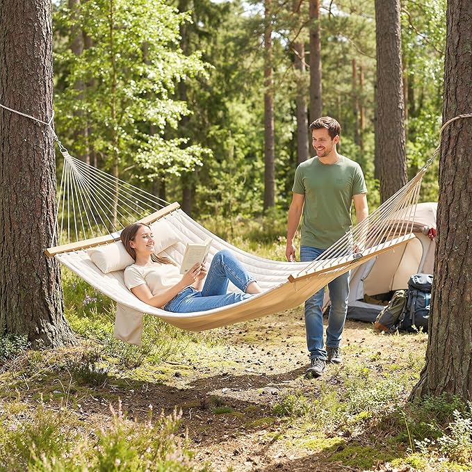 Outsunny Outdoor Hammock, 2-Person Hammock with Head Pillow and Pad, Wood Spreader Bars, 440 lbs Capacity, for Patio Yard Garden, 128" x 55", Cream White