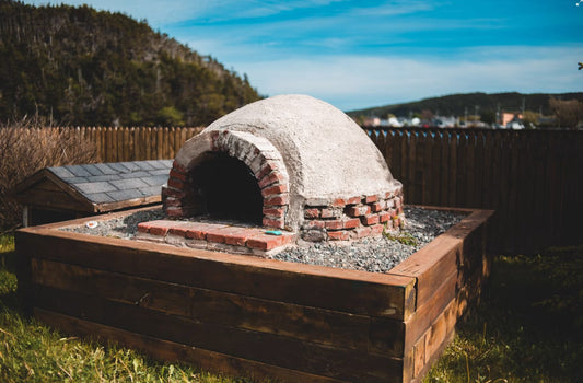 Outdoor Pizza Oven Guide: How to Choose and Use the Perfect Backyard Pizza Maker
