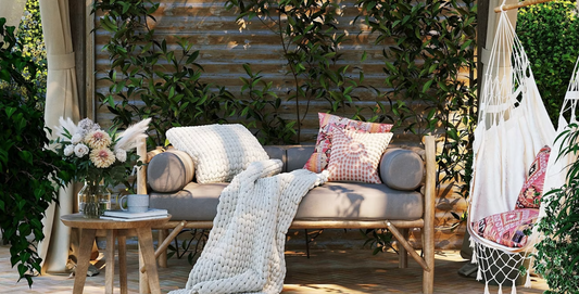 How to Style Outdoor Furniture for Fall and Winter