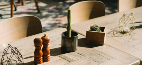 How to Choose the Best Outdoor Dining Chair for Your Table