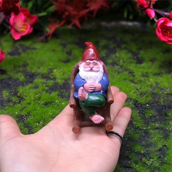 Garden Gnome Outdoor Statue Figurines Funny Gnomes with Miniature Resin Table Chairs Figurines, Gnome Decorations for Yard Home Patio Yard Lawn Balcony Porch Patio Desks Ornament