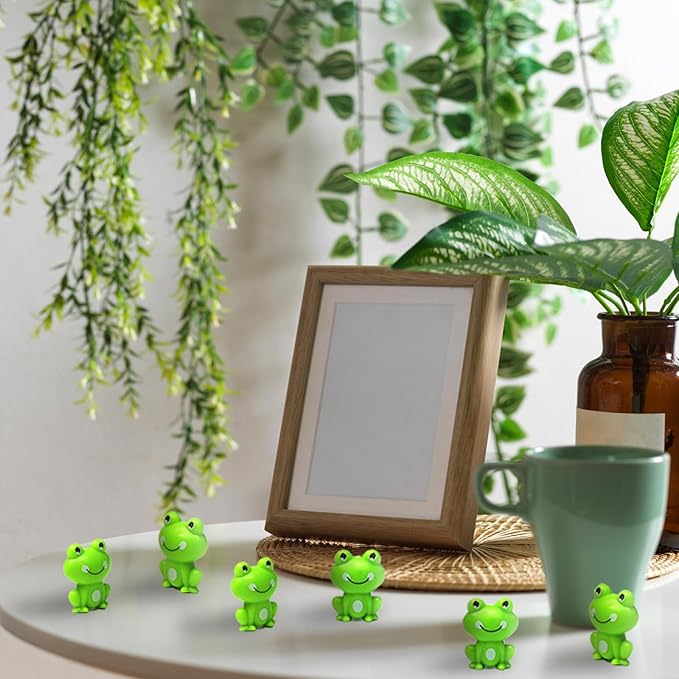 100 Pack Mini Green Plastic Frogs, Small Frog Figurine Tiny Frogs to Hide Fairy Garden Miniature Dollhouse Home Decor Frog Decorations for Party
