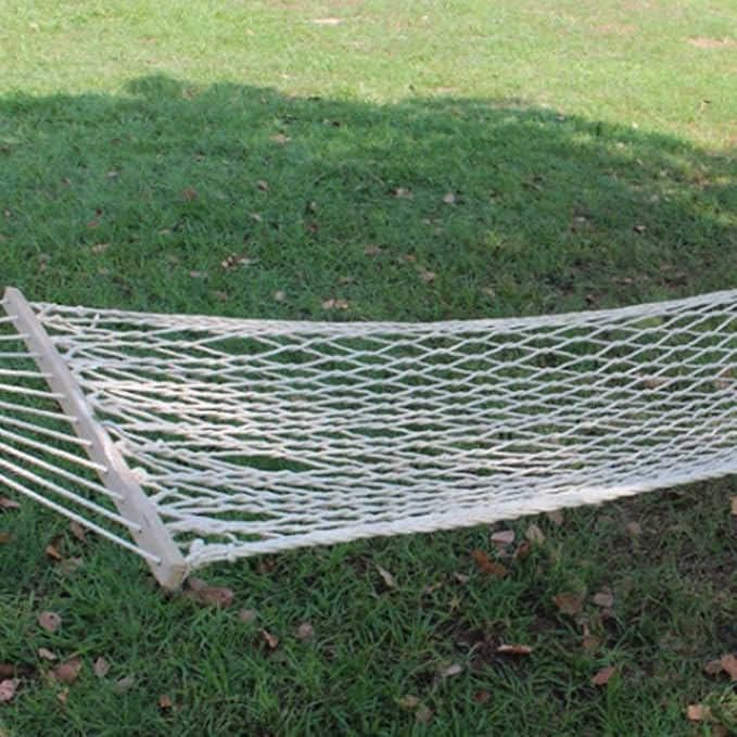Portable Cotton Rope Hammock with Wooden Sticks Outdoor Camping Mesh Leisure Lightweight Easy to Carry Hammock Comfortable(Rojo)