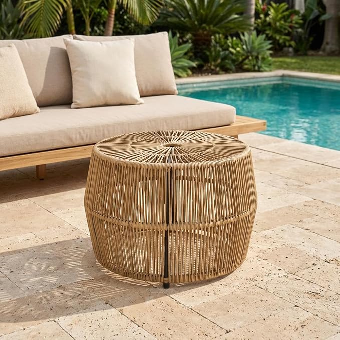 Brown Wicker Round Outdoor Coffee Table, Stylish Weather-Resistant Design, Durable Construction for Patio, Garden, Outdoor Lounge