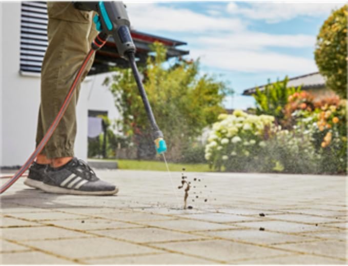 GARDENA Idropulitrice AquaClean 24/18V P4A Set pronto all’uso: idropulitrice a batteria per esterno, 3 livelli di pulizia, pressione max. 24 bar, incl. batteria + caricabatterie (14800-20)