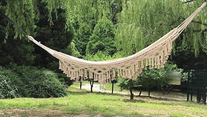 Cotton Hammock with Carry Bag Outdoor Garden Hanging Hammock Swing Tassels Brazilian Hammock Fits Most Stands Frames Maximum Load Capacity: 100 Kg