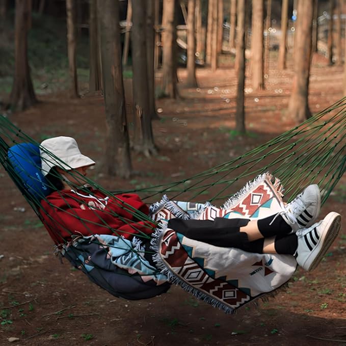 Portable Nylon Rope Hammock Thick and Strong Indoor and Outdoor Camping Mesh Portable Tree Hanging Hammock Comfortable(Green)