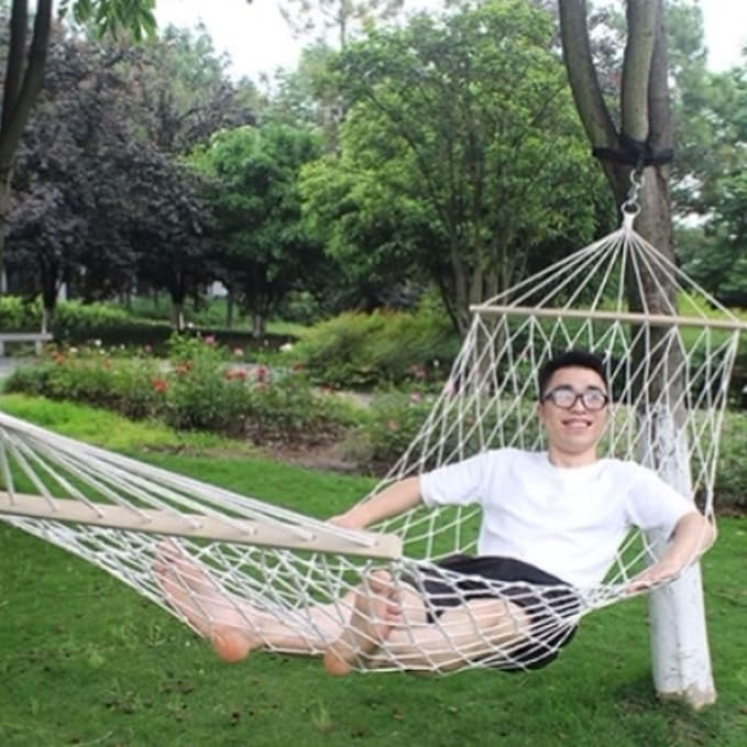 Portable Cotton and Linen Rope Hammock Multi-Purpose Outdoor Camping with Wooden Sticks Mesh Comfortable Reinforced Hammock Comfortable