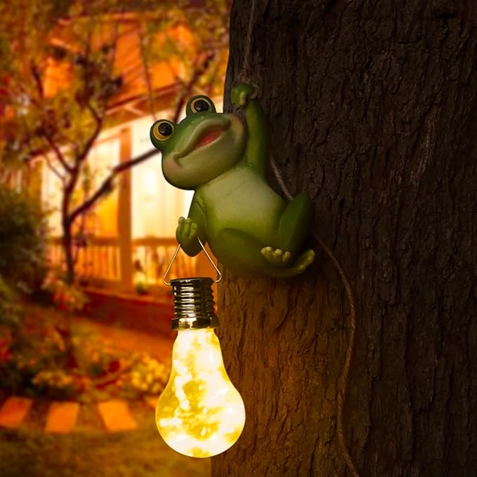 Solar Light Outdoor Frog Garden Decor Hanging Figurines Animals Porch Yard Outside Decoration Statues Tree Hugger Decorative Wall Window Fence Lighting Bulb LED