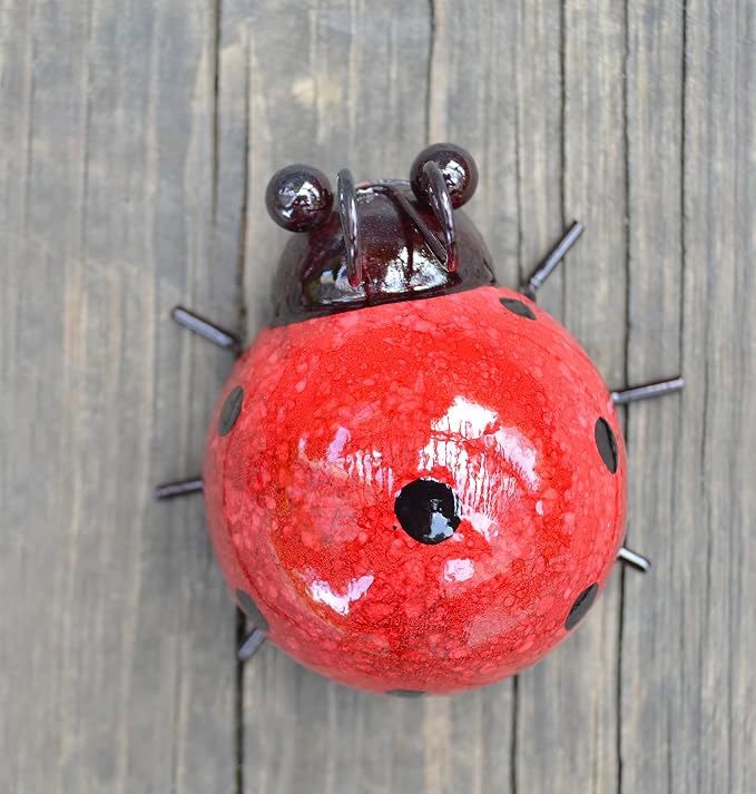 Metal Garden Yard Art Decorative 4 Pack Ladybugs Outside Garden Wall Sculptures(RED)