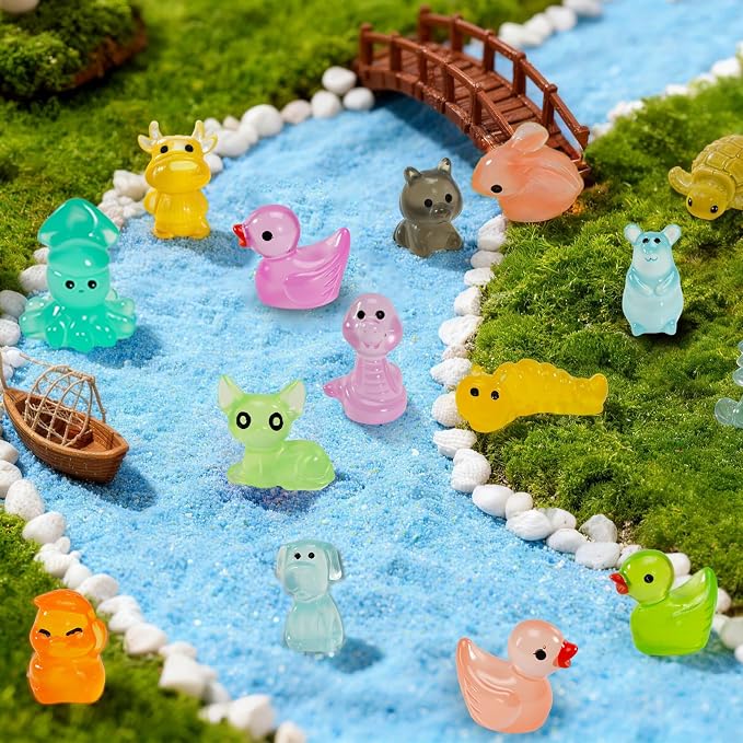 320 Pcs Mini Resin Animals with Blind Bags, Glow in The Dark Tiny Resin Figures Mystery Bags, Miniature Animals for Classroom Rewards, Party Favors, Fairy Garden & Dollhouse Decor