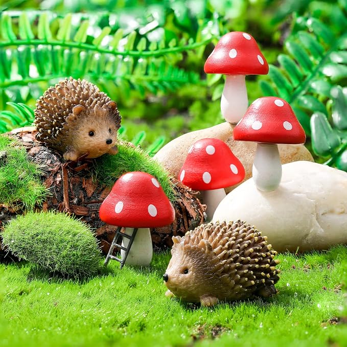 Queekay Resin Hedgehogs & Wood Mushroom Sculpture, Fairy Wild Garden Supplies, 6 Pieces, Red, Handmade Decor | Hedgehog & Mushroom Set, Plant Pot Bonsai Accent, Miniature Fairy Garden Figurines, Resin Craft, Indoor Outdoor Scene