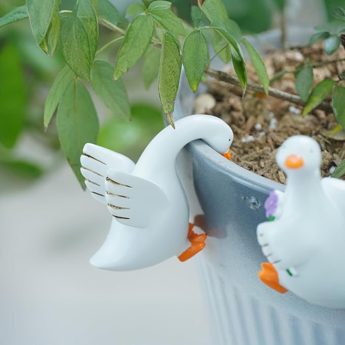 3PCS Goose Statue Duck Figurine Plant Pot Hugger | Resin Cute Goose Hanger Duck Ornament Garden Decor for Yard Lawn, Creative Gift for Plant Parents (3 Unique Styles)