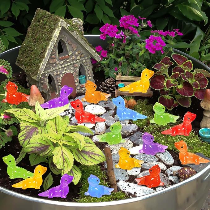 300PCS Luminous Mini Resin Lizards Tiny Glow Lizard Figurines Bulk | 6Colors Miniature Lizard Animal Figurines Glow in The Dark, Micro Moss Garden Landscape, Dollhouse DIY, Birthday Party Decor