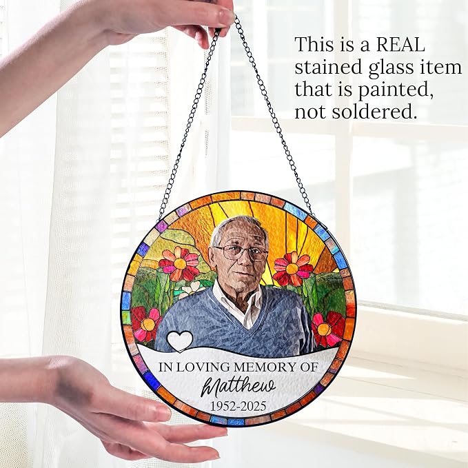 Personalized in Loving Memory Glass Suncatcher, Custom Portrait Photo, Name, Years, Keepsake Gift for Your Loved Ones - Mother's Day, Father's Day, Birthday Gift (in Loving Memory)