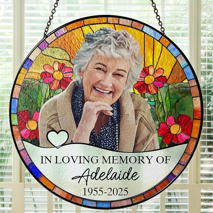 Personalized in Loving Memory Glass Suncatcher, Custom Portrait Photo, Name, Years, Keepsake Gift for Your Loved Ones - Mother's Day, Father's Day, Birthday Gift (in Loving Memory)