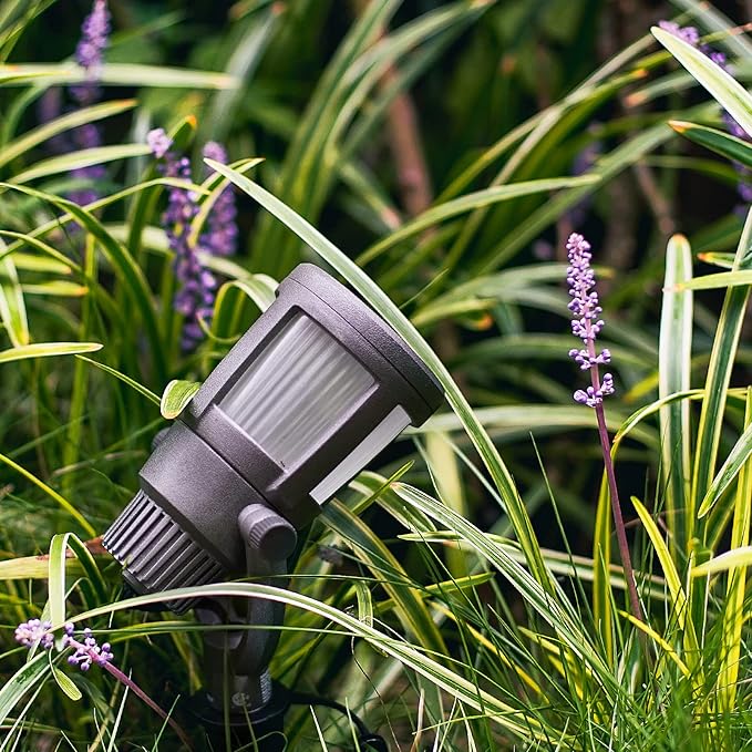 Malibu Prominence LED Floodlight LED Low Voltage Landscape Lighting Outdoor Spotlight Waterproof Lighting for Driveway, Yard, Lawn, Flood, Garden, Outdoor Lighting 8418-2606-01
