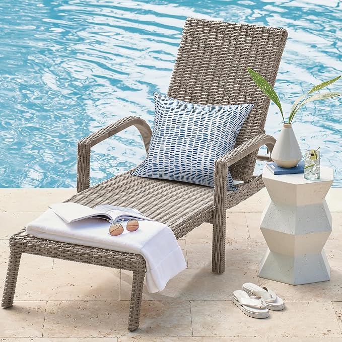 DYTXIII Pack of 2 Waterproof Outdoor Pillow with Inserts, 18x18 Square Patio Decorative Throw Pillow for Home,Sofa,Bench and Patio Furniture,Pebble Blue