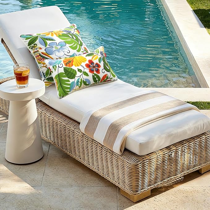 Pack of 2 Outdoor Throw Pillows,18x18 Inch All-Weather Water-Resistant Patio Pillows with Inserts,Decorative Pillows for Patio Furniture,Couch,Sofa,Poolside,Flower Bird