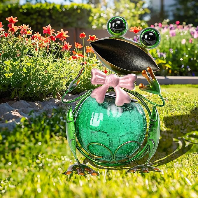 MUMTOP Frog Garden Decor, Frog Solar Lights Outdoor Decorative Waterproof with Crackle Glass Globe and Bowknot Yard Ornaments for Tabletop Garden Lawn Outside Porch Home Decorations