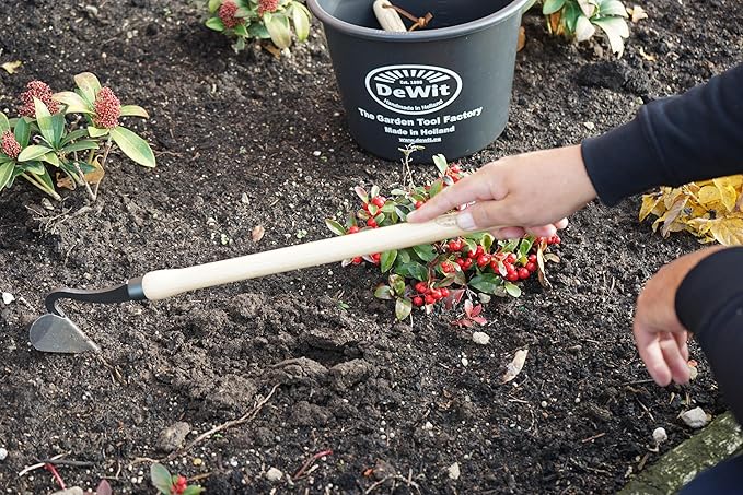 DeWit Drop Grip Hand Plow – Dutch Garden Tool, Ash Wood Handle, Dual Bulb Grip, 22.4" Length, Mini Furrow Opener for Raised Beds & Soil Cultivation
