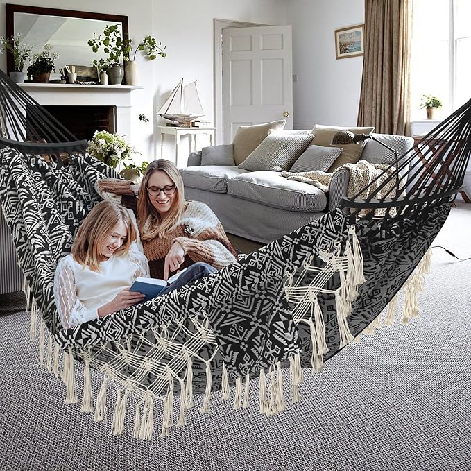 2 Person Hammock with Pillow,Indoor Hammocks with Portable Carry Bag Deluxe Macrame Fringe,Curved Spreader Bar,Side Pocket,Polycotton Fabric,Up to 450Lbs for Patio,Porch,Backyard,Beach,Outdoor