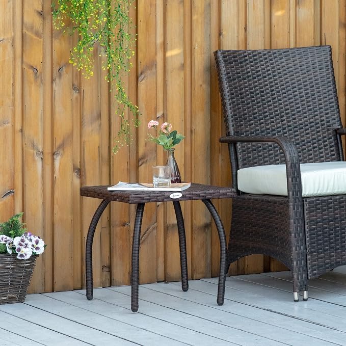 Outsunny Outdoor PE Wicker Side Table, Small Square Rattan End Table, All-Weather Material Coffee Table for Garden, Balcony, Backyard, Brown