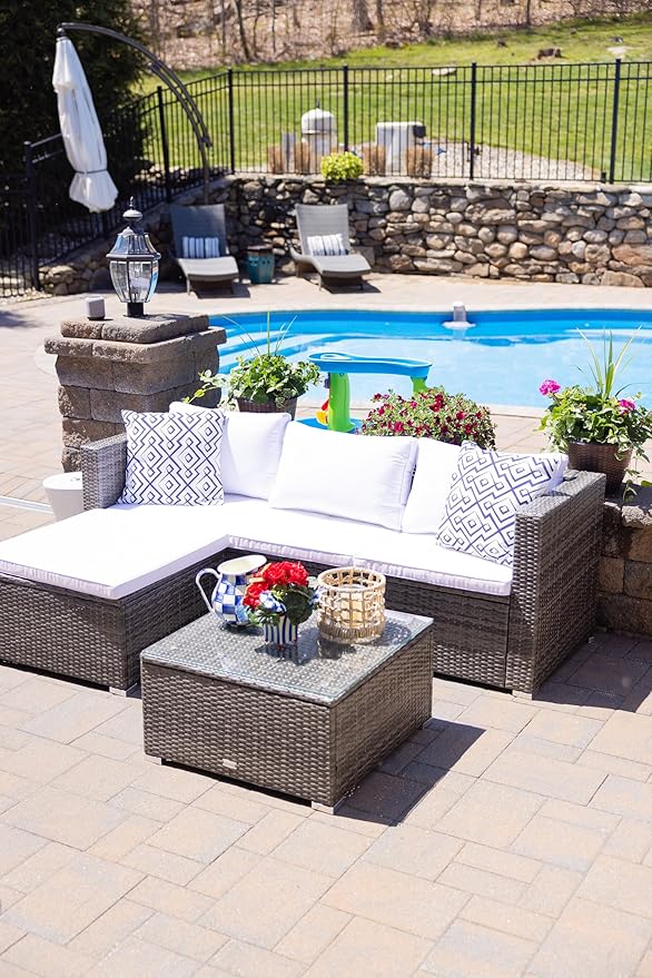 SAFAVIEH Outdoor Collection Madalina Grey Brown/White Wicker Conversation Patio Set