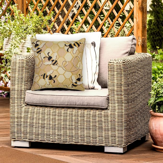 Liora Manne MARINA Indoor/Outdoor Power Loomed Easy Care Pillow - Transitional Geometric Casual Nature Accent (Bee Free Honey) (18" x 18")